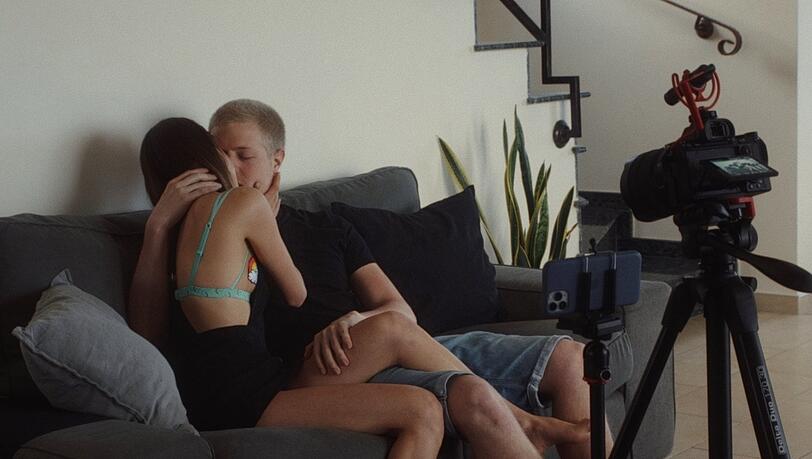 Kamera an für die Liebe von Nico und Jamie.