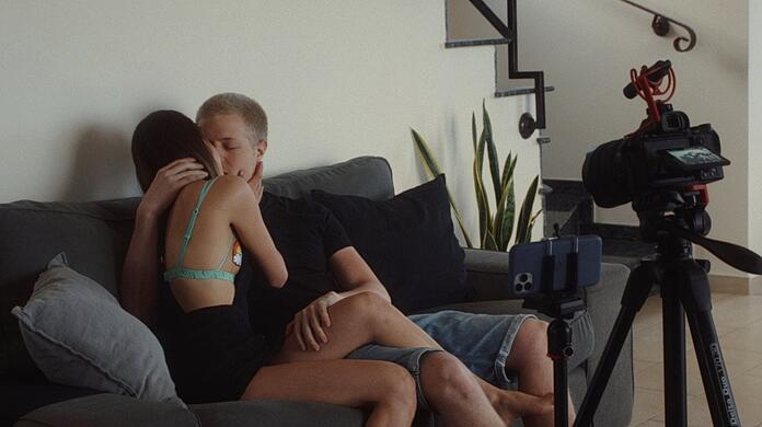 Kamera an für die Liebe von Nico und Jamie.