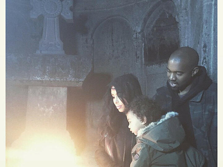 Kim, Kanye und North in einer Kirche in Armenien - in Israel soll die Kleine getauft werden