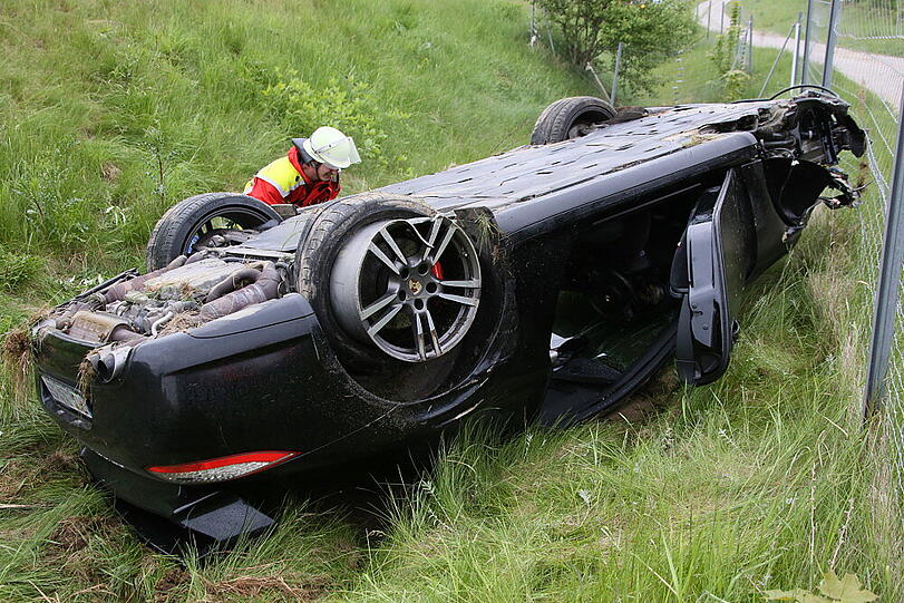 Bilder zum Horrorunfall in der Nähe von Markt Schwaben.
