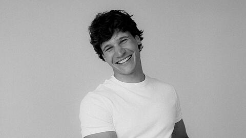 Wincent Weiss stellt mit "Kurz f&uuml;r immer" den offiziellen Song zur WM-Kampagne des ZDF.