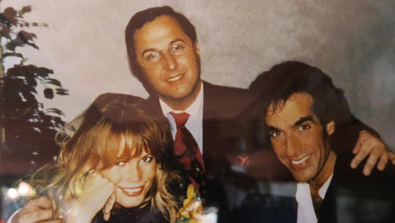 Beim berühmten Bar-Gründer Roy Dubowy (Mitte) feierte auch das einstige Traumpaar: Supermodel Claudia Schiffer und Magier David Copperfield. Beim berühmten Bar-Gründer Roy Dubowy (Mitte) feierte auch das einstige Traumpaar: Supermodel Claudia Schiffer und Magier David Copperfield.