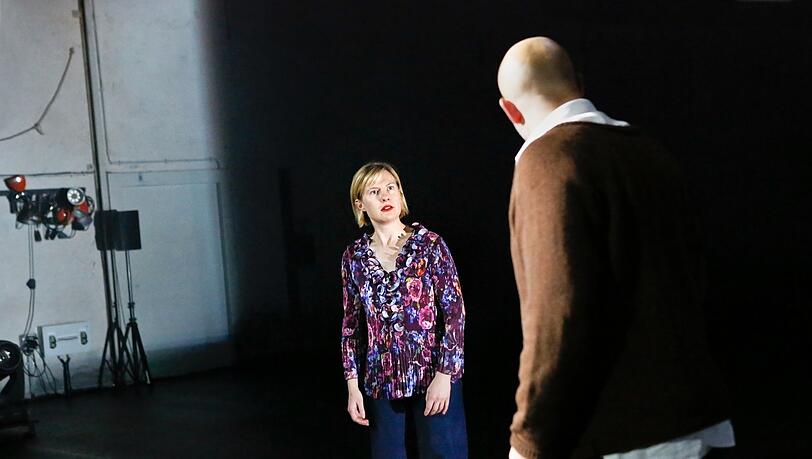 Anna Drexler und Simon Zagermann in "Die Wildente" Anna Drexler und Simon Zagermann in "Die Wildente"
