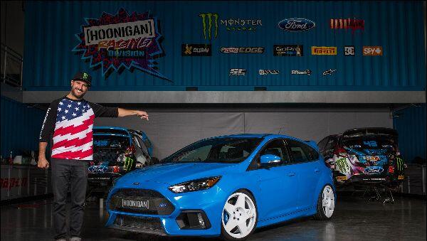 Für die Abstimmung des serienmäßigen Focus RS hat sich Ford prominente Unterstützung gesichert: Drift-Profi und Teen-Idol Ken Block war an der Entwicklung von Beginn an beteiligt. Für die Abstimmung des serienmäßigen Focus RS hat sich Ford prominente Unterstützung gesichert: Drift-Profi und Teen-Idol Ken Block war an der Entwicklung von Beginn an beteiligt.