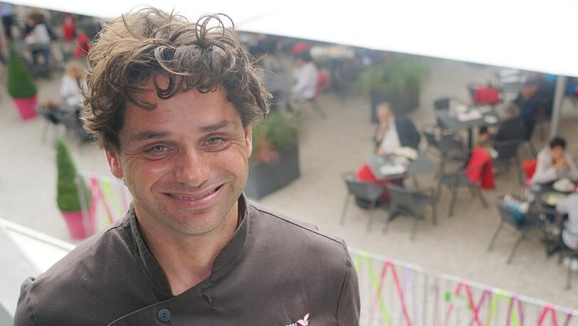Max Eisenrieder vom Café Münchner Freiheit sieht's gelassen. Max Eisenrieder vom Café Münchner Freiheit sieht's gelassen.