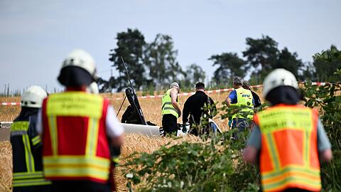 Rettungskr&auml;fte waren an der Absturzstelle.