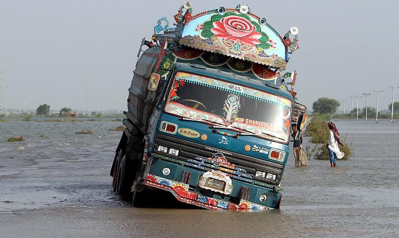 Nach der Flutkatastrophe spitzt sich die Lage in Pakistan zu: Die Bilder