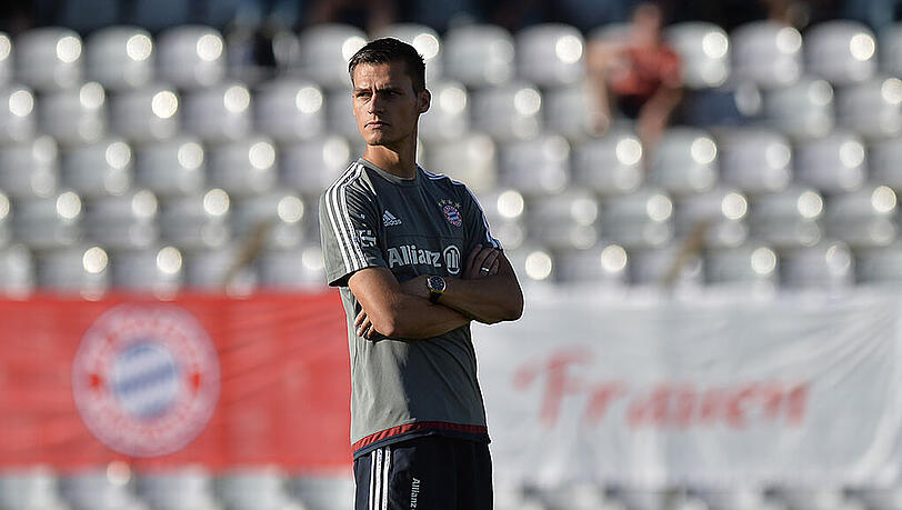 Thomas Wörle (33) übernahm zur Saison 2010/2011 das Traineramt bei der Frauenfußballabteilung des FC Bayern. Thomas Wörle (33) übernahm zur Saison 2010/2011 das Traineramt bei der Frauenfußballabteilung des FC Bayern.