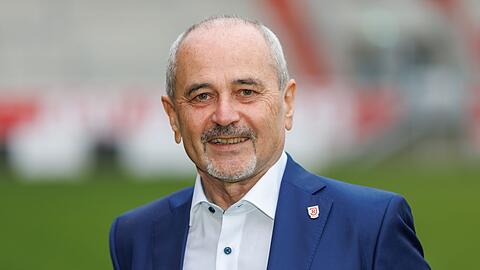 Beim Neujahrsempfang des Drittliga-Spitzenreiters bezog der Jahn-Chef Hans Rothammer deutlich Position gegen Rechtsextremismus.