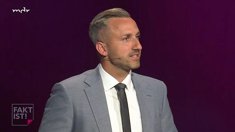 "Deutschland zuerst", fordert Ulrich Siegmund von der AfD. "Deutschland zuerst", fordert Ulrich Siegmund von der AfD.