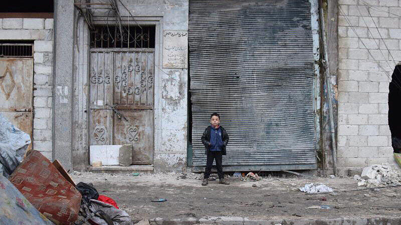 Straßenszene in der Nähe von Aleppo in Syrien.