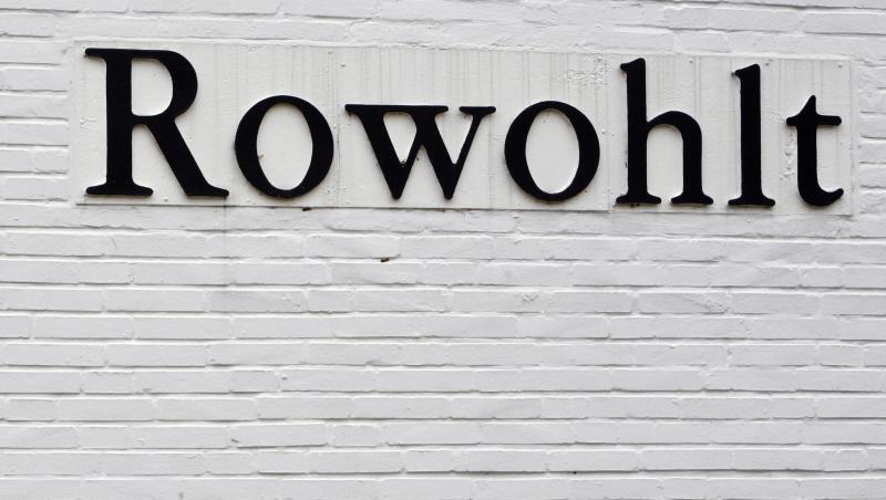 Nicola Bartels: "Ich freue mich sehr auf Rowohlt.". Nicola Bartels: "Ich freue mich sehr auf Rowohlt.".