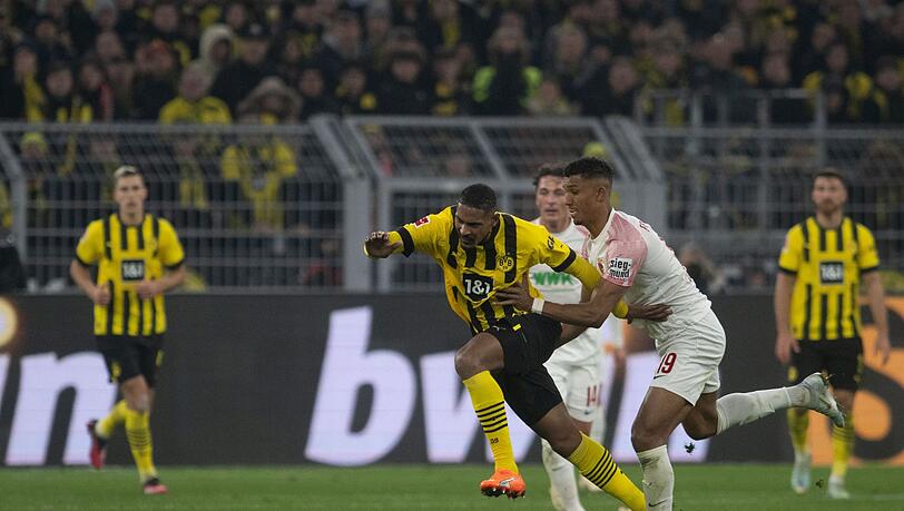 Sébastien Haller (M.) feierte sein Bundesliga-Comeback.