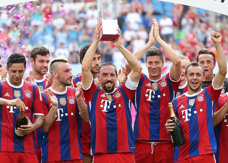 Nach seiner Verletzung ist er zurück auf dem Platz und will mit dem FC Bayern wieder Titel sammeln.