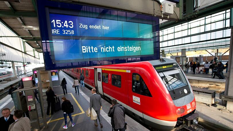 Schwere Tage für Millionen Bahnkunden: Die Lokführer haben ihren bislang längsten Streik begonnen. Schwere Tage für Millionen Bahnkunden: Die Lokführer haben ihren bislang längsten Streik begonnen.