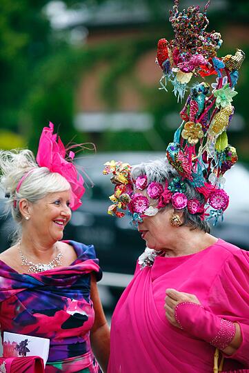 Royal Ascot - die schrägste Hut-Parade der Welt!