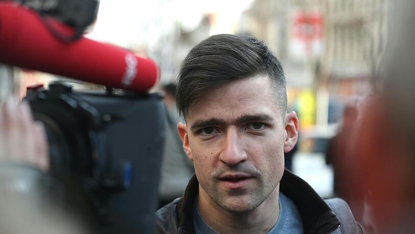 Martin Sellner, damals Chef der rechten "Identitären Bewegung" aus Österreich, nimmt an einem Pressetermin teil.