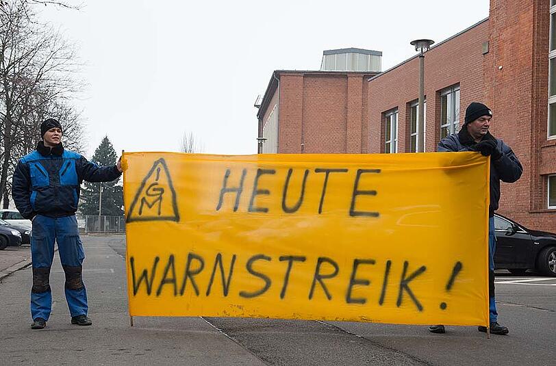 In der bayerischen Metall- und Elektroindustrie drohen in den kommenden Wochen massive Warnstreiks.