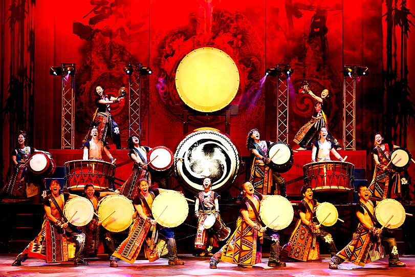Die Trommelsensation YAMATO – The Drummers of Japan verbindet in ihren Shows Tradition mit Moderne.