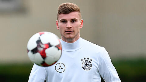 Im Teamhotel stieß kurz nach dem Einchecken des DFB-Trosses auch der Leipziger Timo Werner zur Mannschaft.