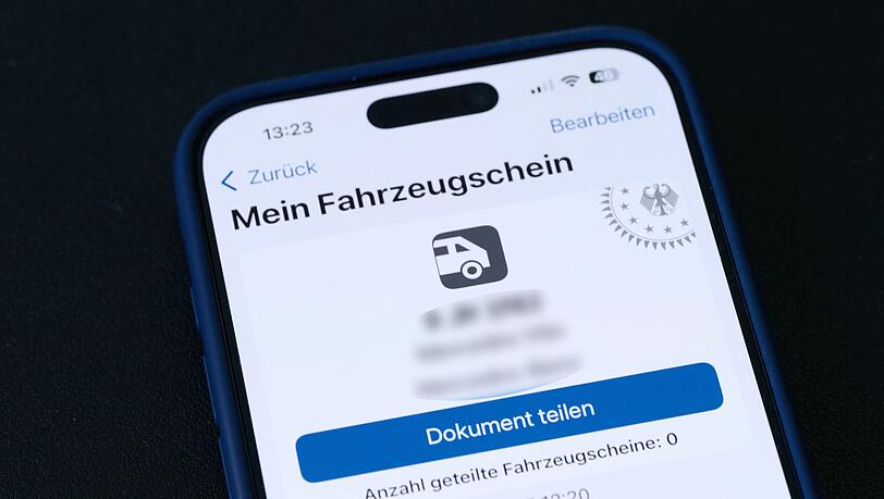 Fahrzeugschein-auf-dem-Handy-Bund-startet-neue-App