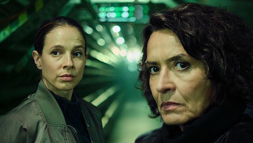 "Tatort: Explosive Mischung": Johanna Stern (Lisa Bitter, l.) und Lena Odenthal (Ulrike Folkerts) ermitteln.
