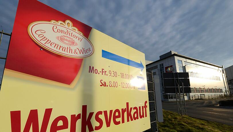 Einfahrt zum Betriebsgelände von Coppenrath & Wiese im Stadtteil Atter in Osnabrück: Dr. Oetker gibt den Mitarbeitern Standort- und Arbeitsplatzgarantien. Einfahrt zum Betriebsgelände von Coppenrath & Wiese im Stadtteil Atter in Osnabrück: Dr. Oetker gibt den Mitarbeitern Standort- und Arbeitsplatzgarantien.