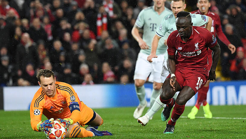 MANUEL NEUER, NOTE 3: Musste in der 12. Minute erstmals gegen einen Schuss von Salah zupacken. Agierte sicher, auch mit dem Ball am Fuß. Parierte Manés Kopfball aus kurzer Distanz (85.). MANUEL NEUER, NOTE 3: Musste in der 12. Minute erstmals gegen einen Schuss von Salah zupacken. Agierte sicher, auch mit dem Ball am Fuß. Parierte Manés Kopfball aus kurzer Distanz (85.).