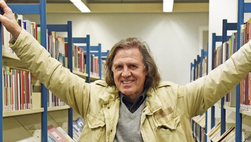 Für seinen Roman "Winterbienen" bekommt Norbert Scheuer den Wilhelm-Raabe-Literaturpreis 2019. Für seinen Roman "Winterbienen" bekommt Norbert Scheuer den Wilhelm-Raabe-Literaturpreis 2019.