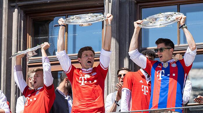 Thomas Müller (M.) und Robert Lewandowski (r.) bildeten über Jahre hinweg eines der gefährlichsten Sturm-Duos Europas.