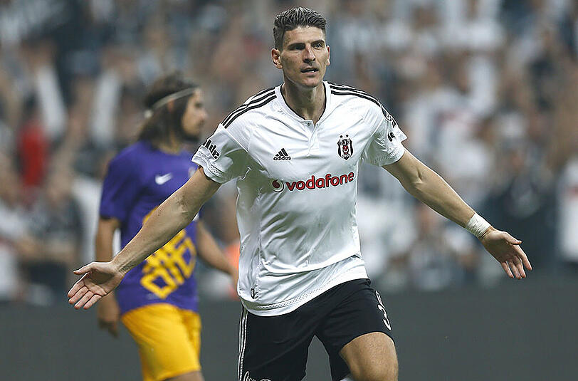 Mario Gomez steht noch bis Juni 2017 beim AC Florenz unter Vertrag, war zuletzt aber an Besikatas Istanbul ausgeliehen.