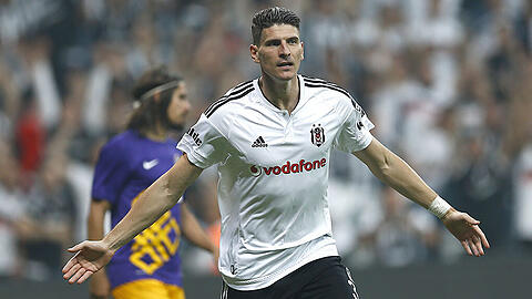 Mario Gomez steht noch bis Juni 2017 beim AC Florenz unter Vertrag, war zuletzt aber an Besikatas Istanbul ausgeliehen.