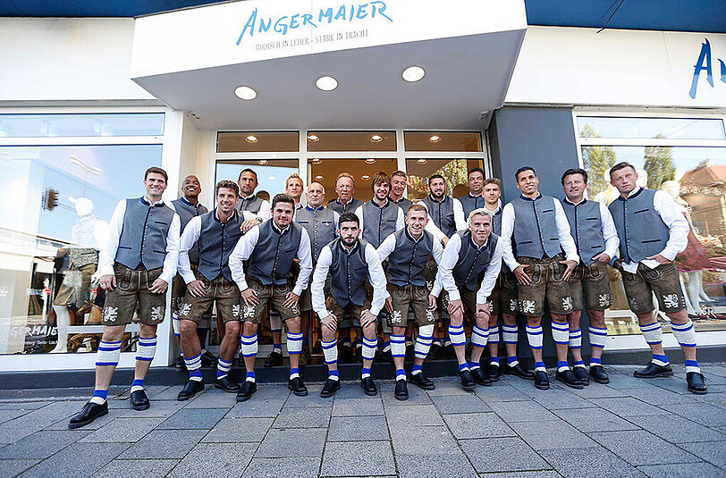 Fesch schauns aus, die Löwen: Klicken Sie sich durch die Bilder des TSV-Besuchs bei Angermaier.