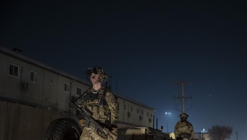 Bewaffnete Soldaten stehen im November 2019 Wache während eines Überraschungsbesuchs des damaligen US-Präsidenten Donald Trump.