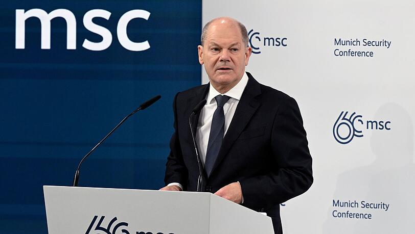 Bundeskanzler Olaf Scholz (SPD) spricht während der 60. Münchner Sicherheitskonferenz (MSC).