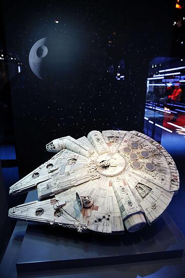 Genausowenig wie diese Flunder hier: Der Millenium Falke von Han Solo.