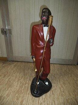 Ganze 56 Zentimeter misst die Statue.