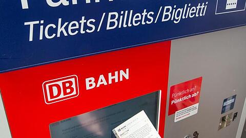 Bahntickets sollen durch die Klimagesetze billiger werden - vorerst gilt das aber nur für den Supersparpreis.