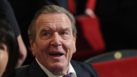 Ex-Kanzler Gerhard Schröder wird im Untersuchungsausschuss des Schweriner Landtags zur Erdgasleitung Nord Stream 2 als Zeuge befragt. (Archivbild)