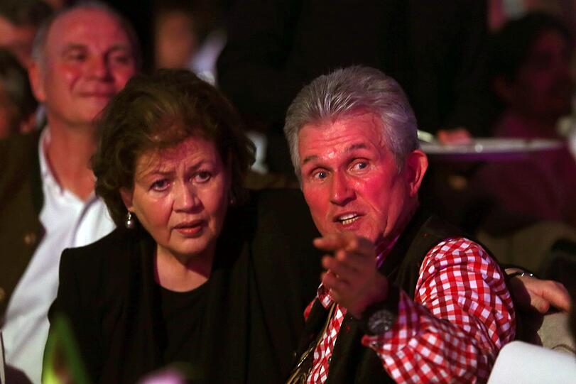Die Trainerfrauen dürfen auch nicht fehlen: Jupp Heynckes mit seiner Gattin Iris.