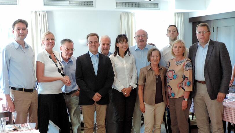 Die Aktiven des Plan Forum 19 (von links): Georg Eisenreich, Anke Sponer, Heinz Kuhnert, Klaus Schneider, Harald Kraut, Silvia Kaske, Reinhold Wirthl, Herta Meinl, Rainer Spitzhirn, Roswitha Wohland, Michael Kuffer. Die Aktiven des Plan Forum 19 (von links): Georg Eisenreich, Anke Sponer, Heinz Kuhnert, Klaus Schneider, Harald Kraut, Silvia Kaske, Reinhold Wirthl, Herta Meinl, Rainer Spitzhirn, Roswitha Wohland, Michael Kuffer.