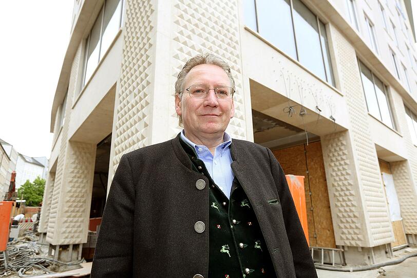 Auch Gastronom Karl-Heinz Wildmoser zieht wieder ein.