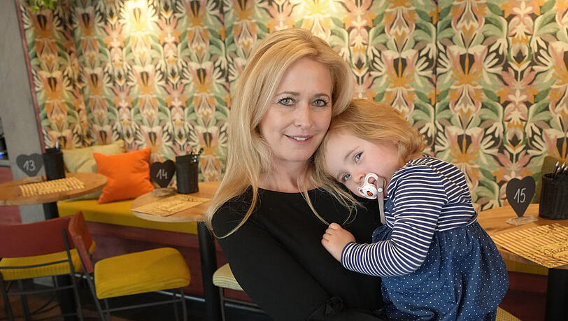 Nicole Wildmoser mit Tochter Leni.
