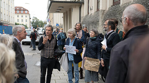 Demonstranten vor dem BR-Funkhaus.
