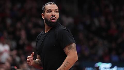 Rapper Drake macht h&auml;ufig bei Sportwetten mit und verliert dabei seit Jahren immer wieder hohe Summen.