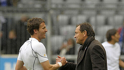 Gespaltenes Verhältnis: Benny Lauth und Ewald Lienen. Gespaltenes Verhältnis: Benny Lauth und Ewald Lienen.