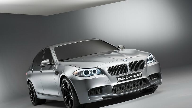 Für die neue Serien-Version des M5 (im Bild ein Konzeptauto) verspricht BMW um bis zu 30 Prozent weniger Verbrauch. Bei weit über 500 PS dürfte dieser aber nicht gerade niedrig sein. Für die neue Serien-Version des M5 (im Bild ein Konzeptauto) verspricht BMW um bis zu 30 Prozent weniger Verbrauch. Bei weit über 500 PS dürfte dieser aber nicht gerade niedrig sein.