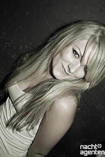 Beim "Honey Bunny" im Jack Rabbit war am Freitag viel nackte Haut zu sehen. Mehr Bilder unter:  www.nachtagenten.de