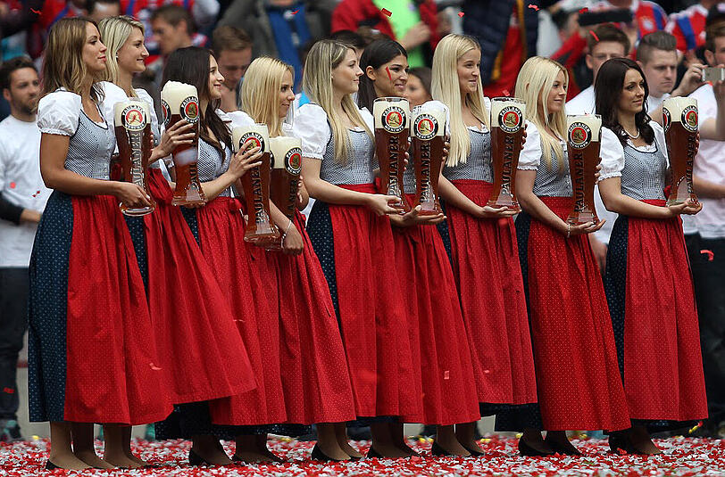 Weitere Bilder von den Weißbier-Partys der letzten Jahre.