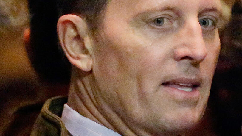 Der frühere außenpolitische Kommentator Richard Grenell ist nach monatelanger Verzögerung als US-Botschafter für Deutschland bestätigt worden.